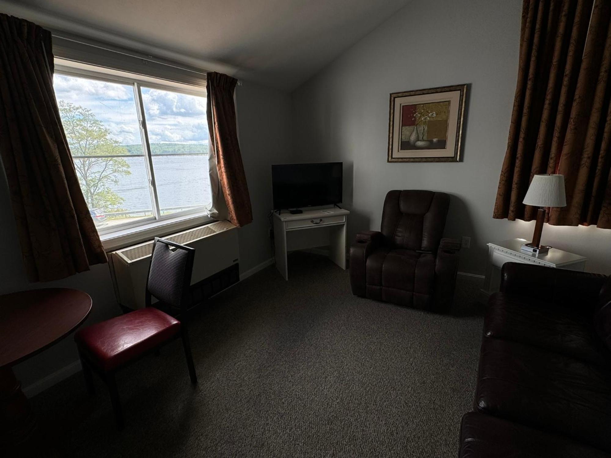 Winnisquam Lake Inn Tilton Exterior foto